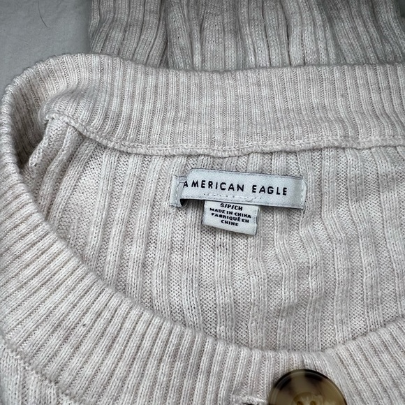 American Eagle Creme sweater - Picture 9 of 10